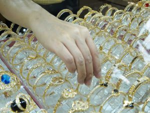 Giá vàng ghi nhận tuần giảm mạnh sau 3 tuần tăng liên tiếp